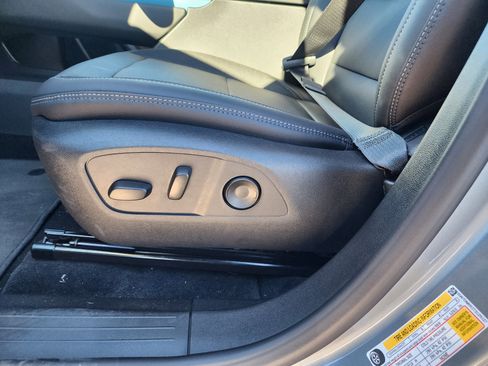 New 2026 Chevrolet Equinox EV LT image 25