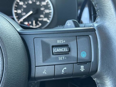 Used 2024 Nissan Pathfinder SV image 10