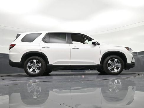 Used 2025 Honda Pilot EX-L image 33