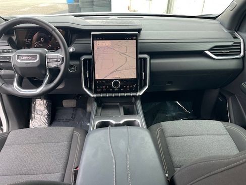 Used 2025 GMC Acadia Elevation image 15