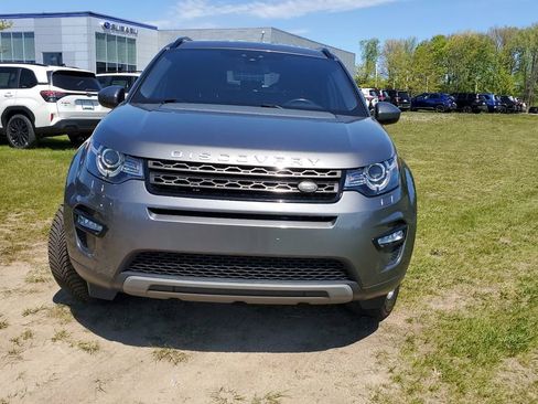 Used 2019 Land Rover Discovery Sport SE AWD/4WD image 2