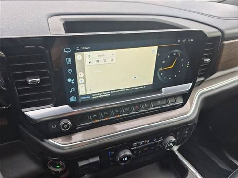 Used 2022 Chevrolet Silverado 1500 High Country w/ High Country Premium Package AWD/4WD image 14