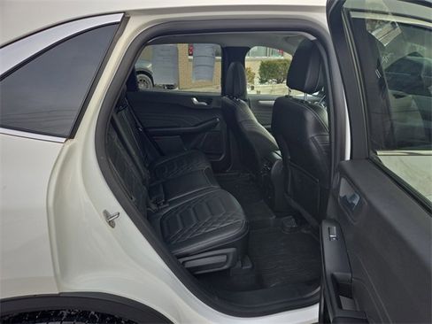 Certified 2024 Ford Escape Platinum w/ Premium Technology Package image 22