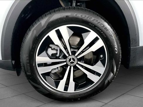 New 2026 Mercedes-Benz GLB 250 4MATIC image 16