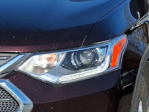 Used 2020 Chevrolet Traverse LT image 4