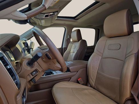 Used 2023 RAM 2500 Limited image 13