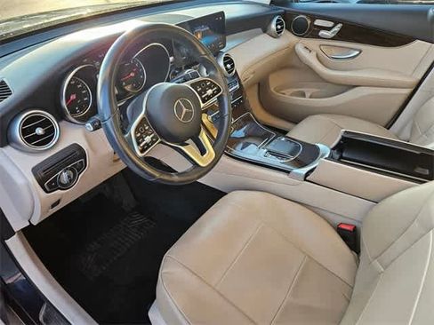 Used 2021 Mercedes-Benz GLC 300 image 2