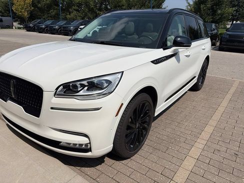 Used 2023 Lincoln Aviator Black Label AWD/4WD image 1