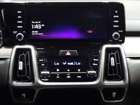 Used 2022 Kia Sorento EX w/ Panoramic Sunroof Package image 34