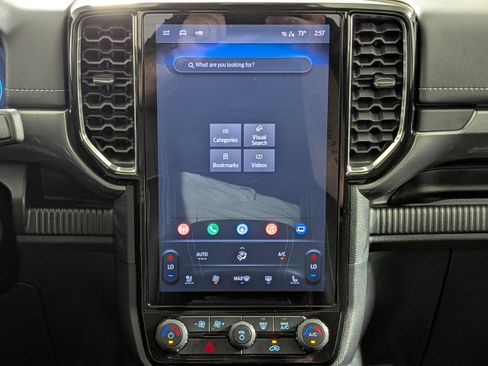 Used 2024 Ford Ranger Lariat w/ Trailer Tow Package image 16