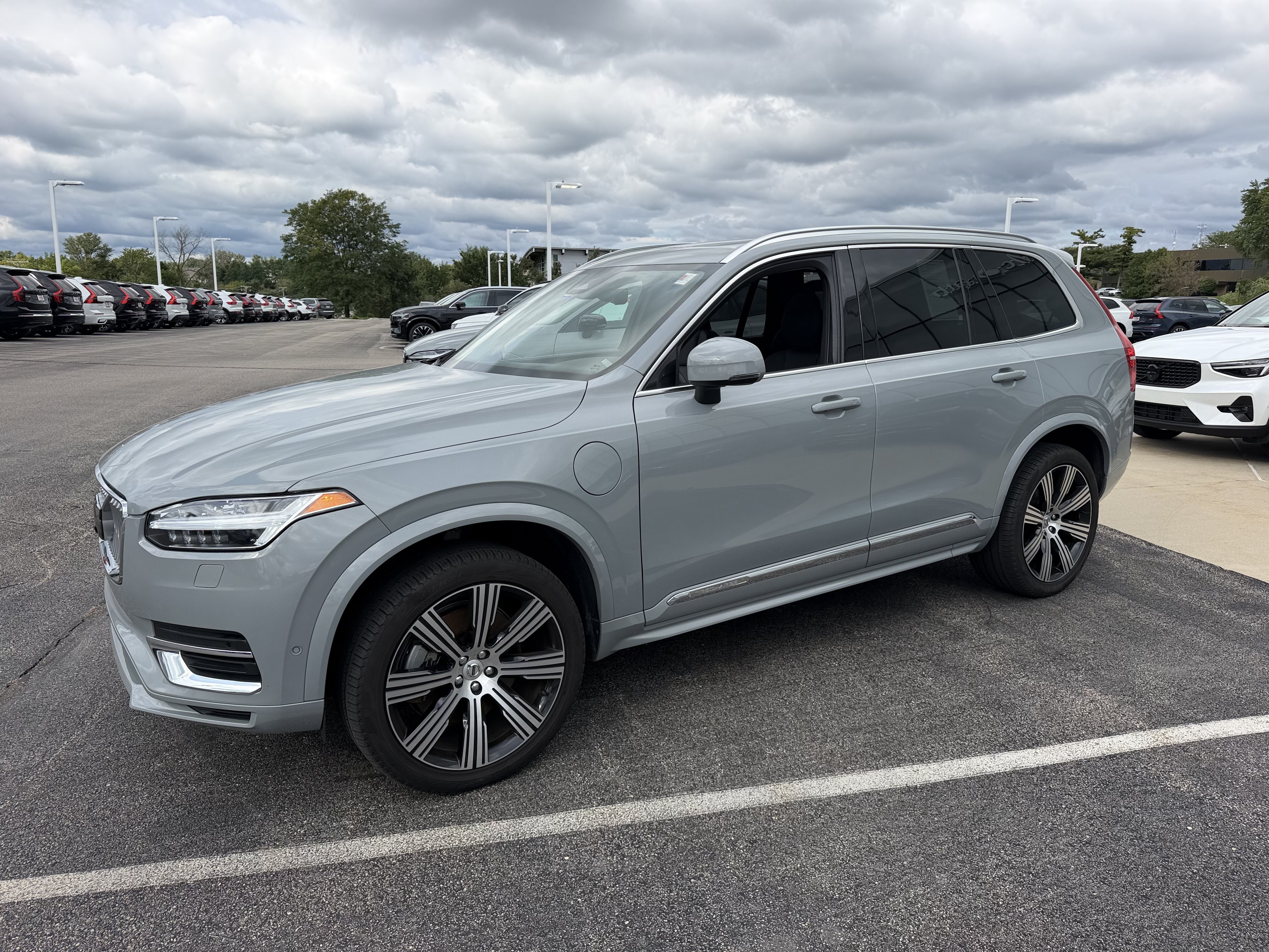 Used 2024 Volvo XC90 T8 Plus w/ Protection Package Premier AWD/4WD image 6