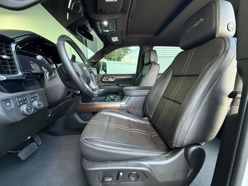 Used 2024 Chevrolet Silverado 2500 High Country AWD/4WD image 17
