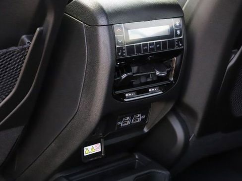New 2025 Jeep Grand Cherokee L Limited AWD/4WD image 17