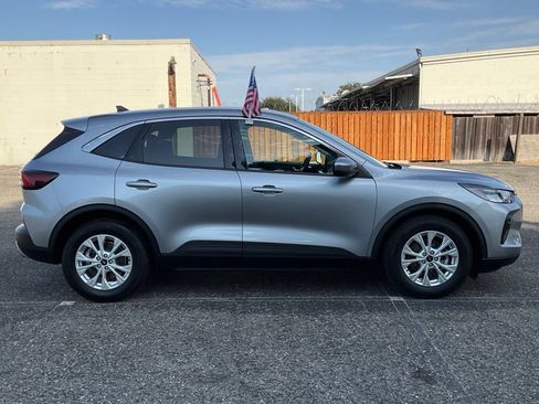 Used 2024 Ford Escape Active w/ Tech Pack #2 FWD image 7