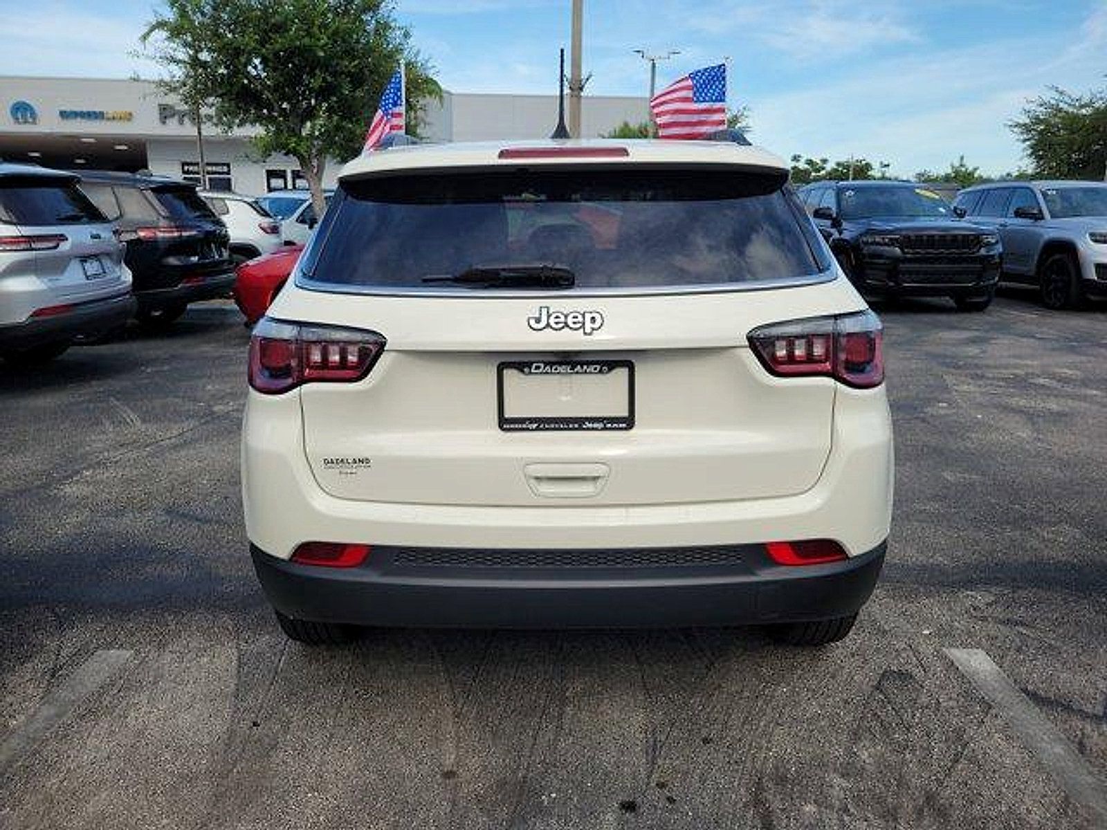 Certified 2019 Jeep Compass Latitude w/ Popular Equipment Group FWD image 6