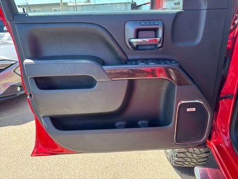 Used 2016 GMC Sierra 2500 SLT w/ Duramax Plus Package AWD/4WD image 10