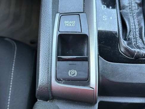 Used 2019 Honda Civic Sport image 7