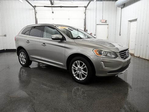 Used 2015 Volvo XC60 T5 image 2