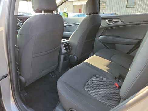 Used 2024 Kia Sportage LX AWD/4WD image 16