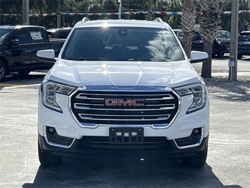 Used 2023 GMC Terrain SLT image 3