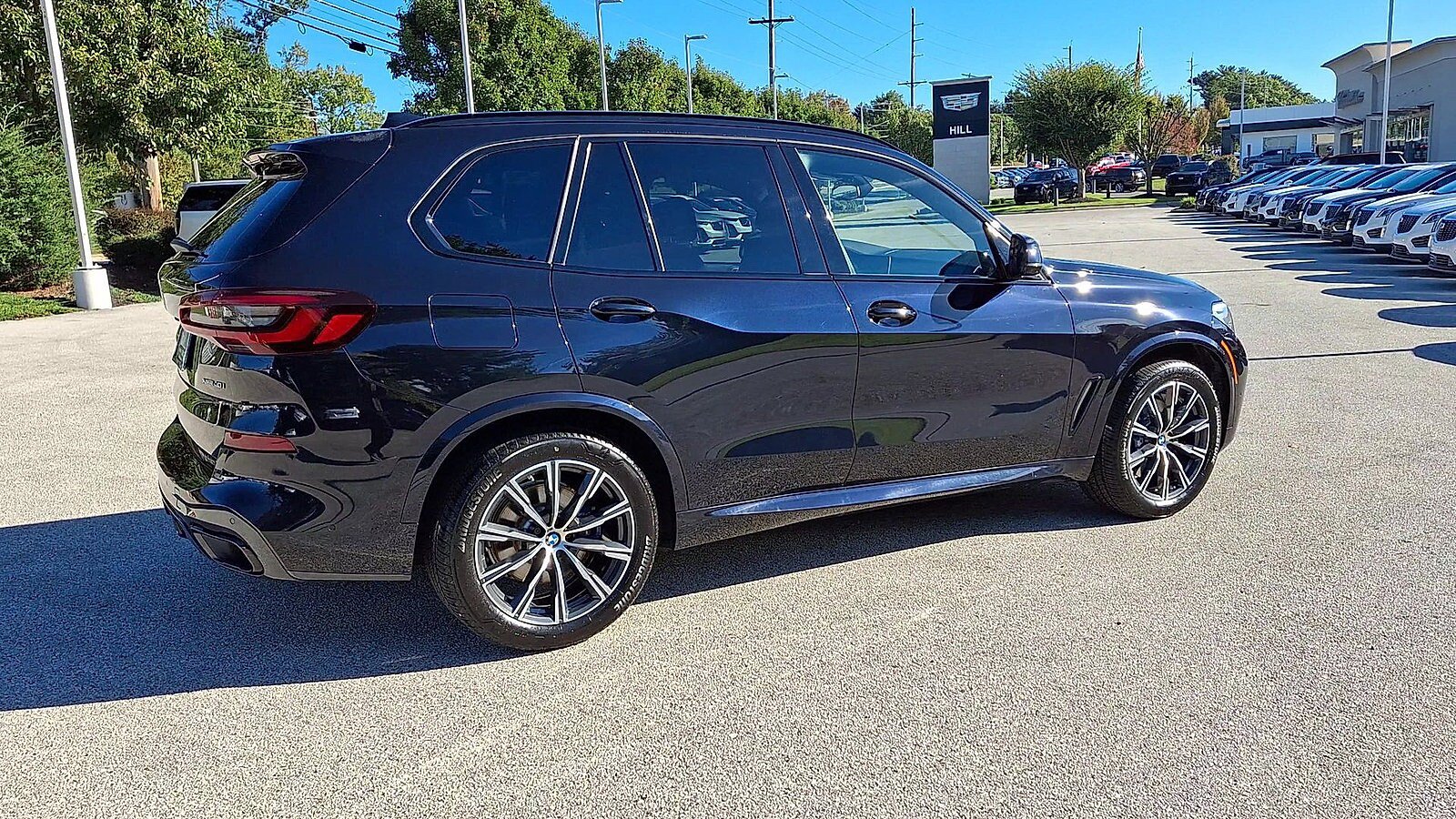 Used 2022 BMW X5 xDrive40i w/ M Sport Package AWD/4WD image 9
