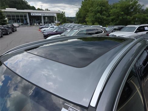Used 2026 BMW X5 xDrive50e AWD/4WD image 11