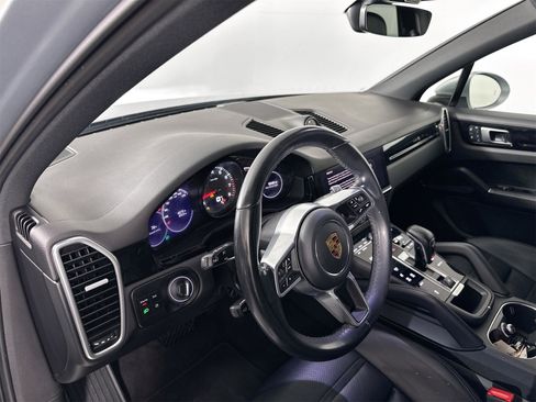 Certified 2023 Porsche Cayenne image 4