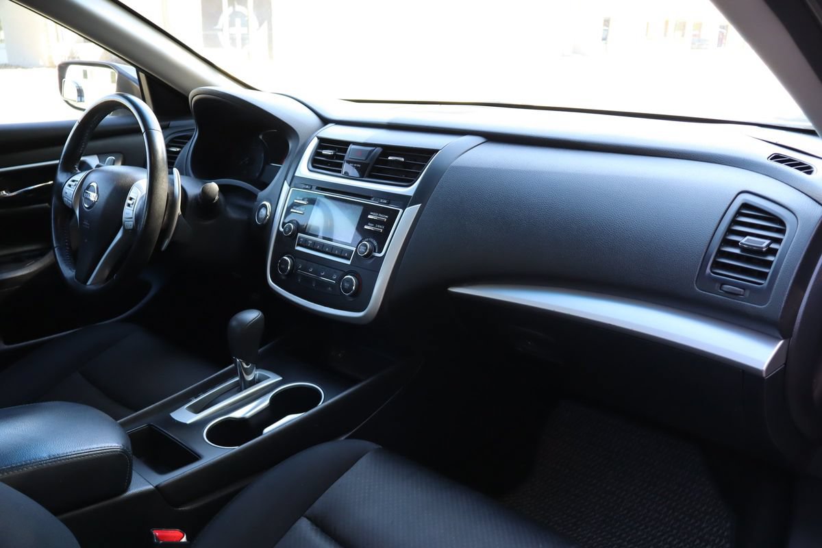 Used 2016 Nissan Altima 2.5 SR FWD image 17