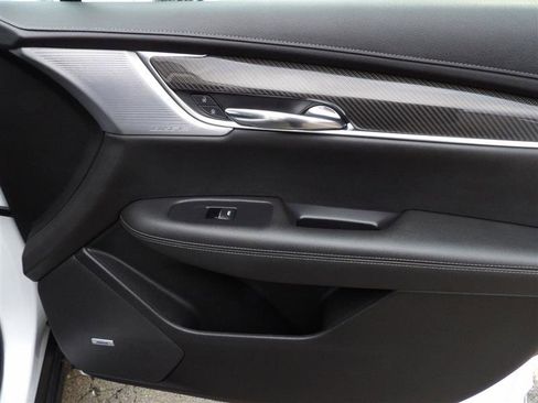 Used 2020 Cadillac XT6 Sport image 23