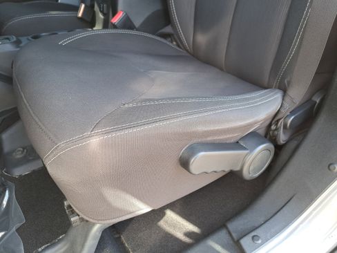 Used 2018 Jeep Wrangler Unlimited Sahara w/ Connectivity Group image 24