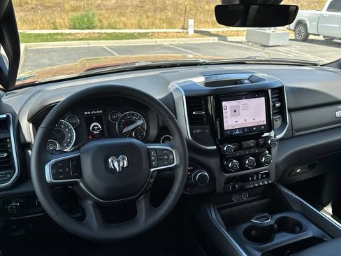 Used 2025 RAM 1500 Big Horn AWD/4WD image 18