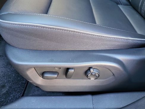 Used 2024 Buick Envision Avenir image 23