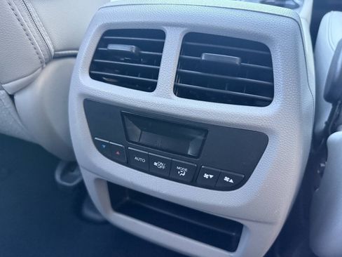Used 2017 Honda Pilot EX-L image 37