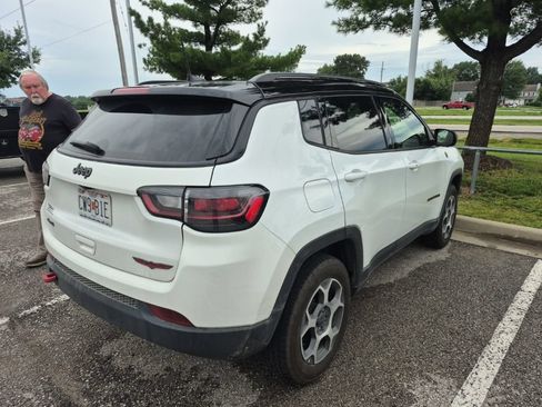 Used 2022 Jeep Compass Trailhawk w/ Trailhawk Elite Group AWD/4WD image 3