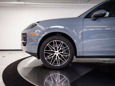 Certified 2026 Porsche Cayenne image 11