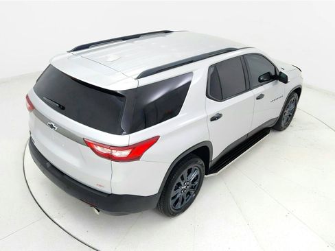 Used 2021 Chevrolet Traverse RS FWD image 17