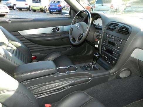 Used 2002 Ford Thunderbird Deluxe image 12