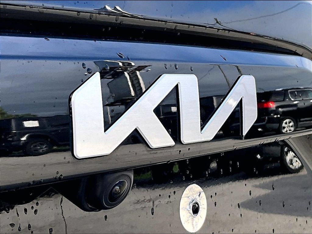 Used 2023 Kia Niro Wind FWD image 9