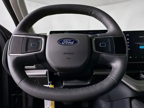 New 2026 Ford Expedition Active image 16