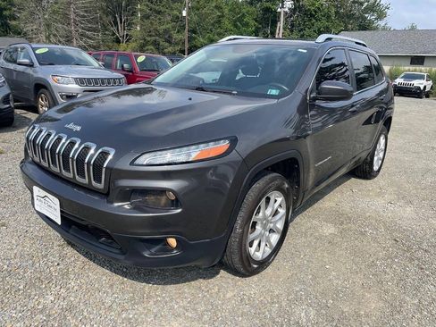 Used 2015 Jeep Cherokee Latitude FWD image 1