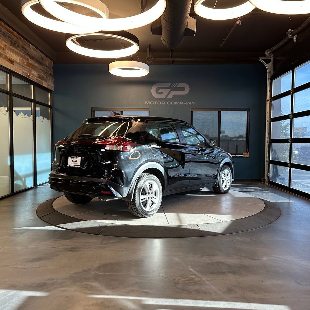 Used 2024 Nissan Kicks S FWD image 3