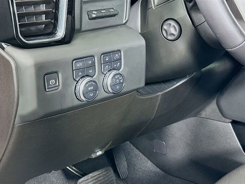 Used 2024 GMC Sierra 1500 Denali AWD/4WD image 10
