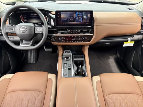 New 2026 Nissan Pathfinder Platinum FWD image 2