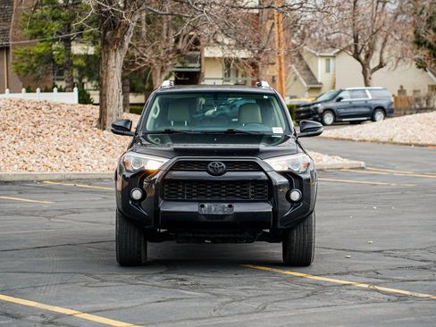Used 2014 Toyota 4Runner SR5 image 2