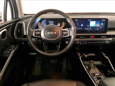 Certified 2024 Kia Sorento S image 5