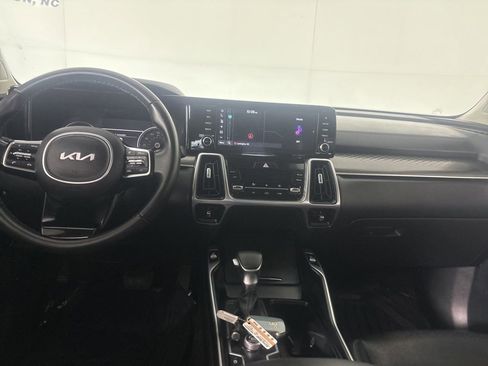 Used 2023 Kia Sorento S w/ Panoramic Sunroof Package FWD image 23