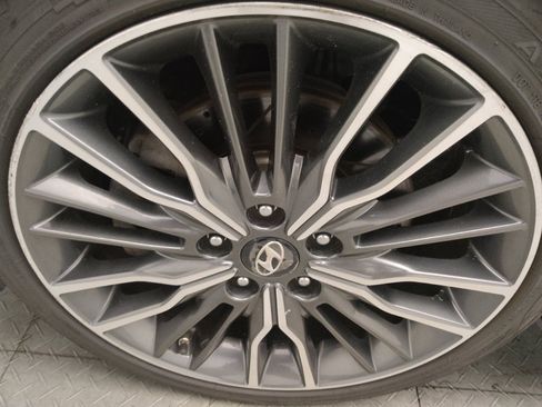 Used 2018 Hyundai Elantra Sport w/ Sport Premium Package 03 FWD image 31