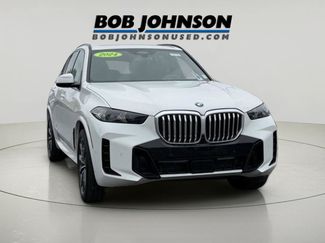 Used 2024 BMW X5 xDrive40i w/ M Sport Package AWD/4WD video 1