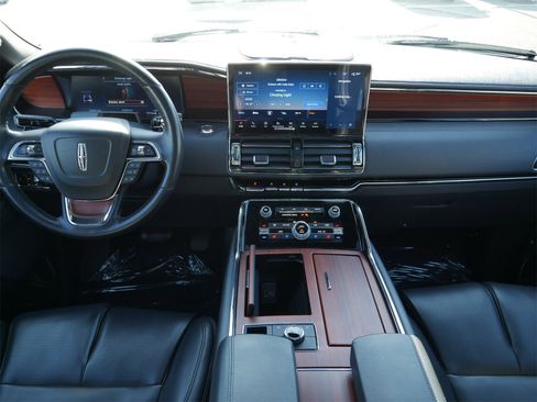 Used 2024 Lincoln Navigator Premiere image 20