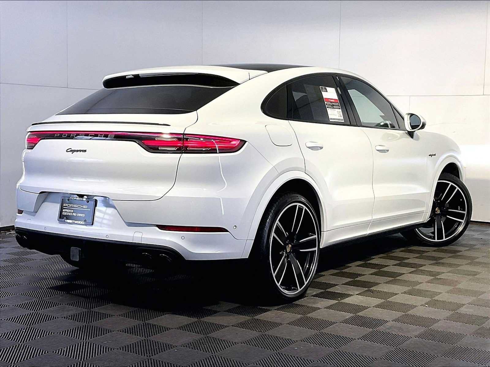 Certified 2023 Porsche Cayenne Platinum Edition AWD/4WD image 7
